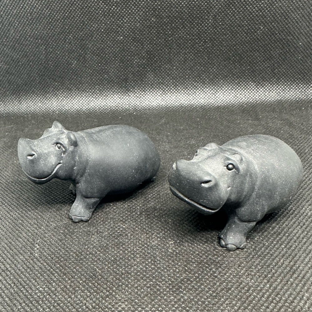 (1)Obsidian Hippo